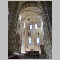 Abbaye de Lessay, photo Giogo, Wikipedia, transept sud.JPG